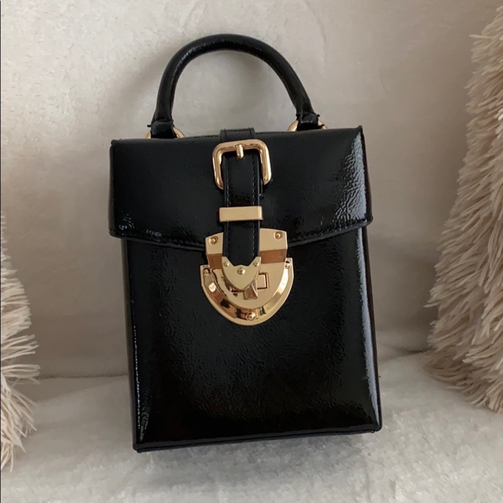 Black Handbag with Shoulder Straps